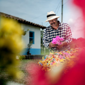 Para Nescafé, mostrando el presente de las tradiciones en Antioquia. Iluminación por Marcos Tobón y dirección de Arte por Catalina Sierra. Fotografía por Federico Ruiz, a través de Macondo Films.