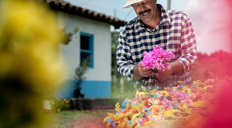 Para Nescafé, mostrando el presente de las tradiciones en Antioquia. Iluminación por Marcos Tobón y dirección de Arte por Catalina Sierra. Fotografía por Federico Ruiz, a través de Macondo Films.