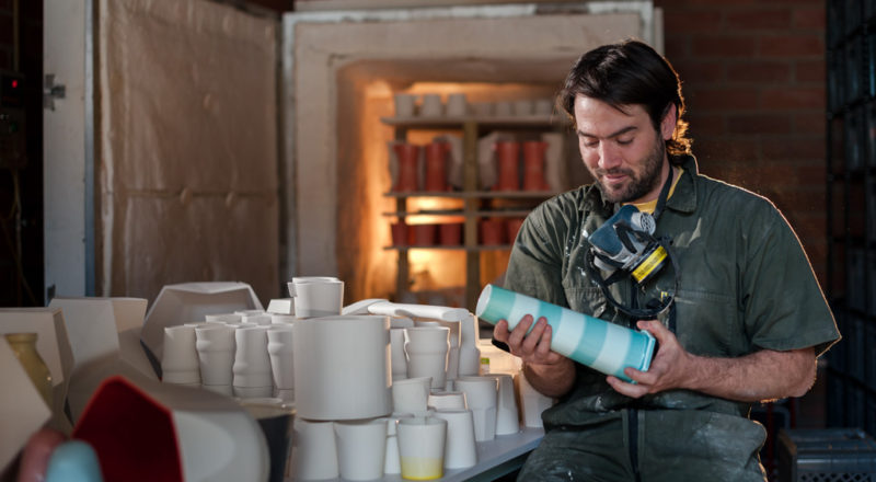 Para Nescafé, mostrando el presente de las tradiciones en Antioquia. Iluminación por Marcos Tobón y dirección de Arte por Catalina Sierra. Fotografía por Federico Ruiz, a través de Macondo Films.