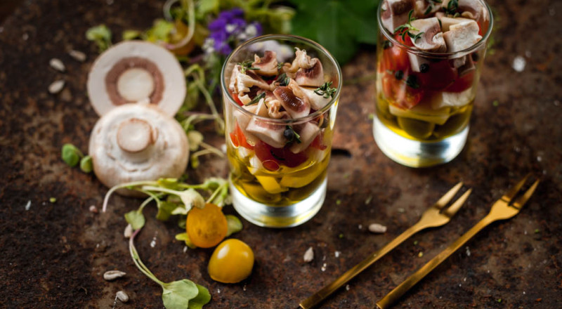 Para Setas de Cuivá. Dirección de arte, Felipe Hernández. Maquillaje, Alejandra Camacho. Asistencia de iluminación, Marcos Tobón.